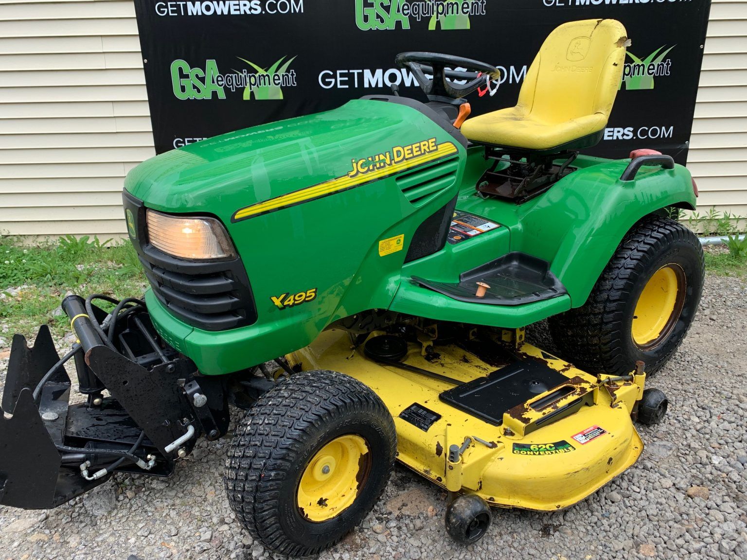 John Deere X495 Lawn Tractor