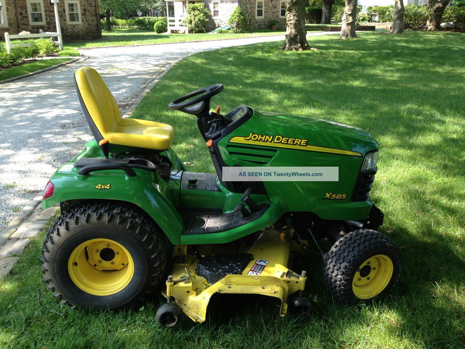 John Deere X585 Lawn Tractor