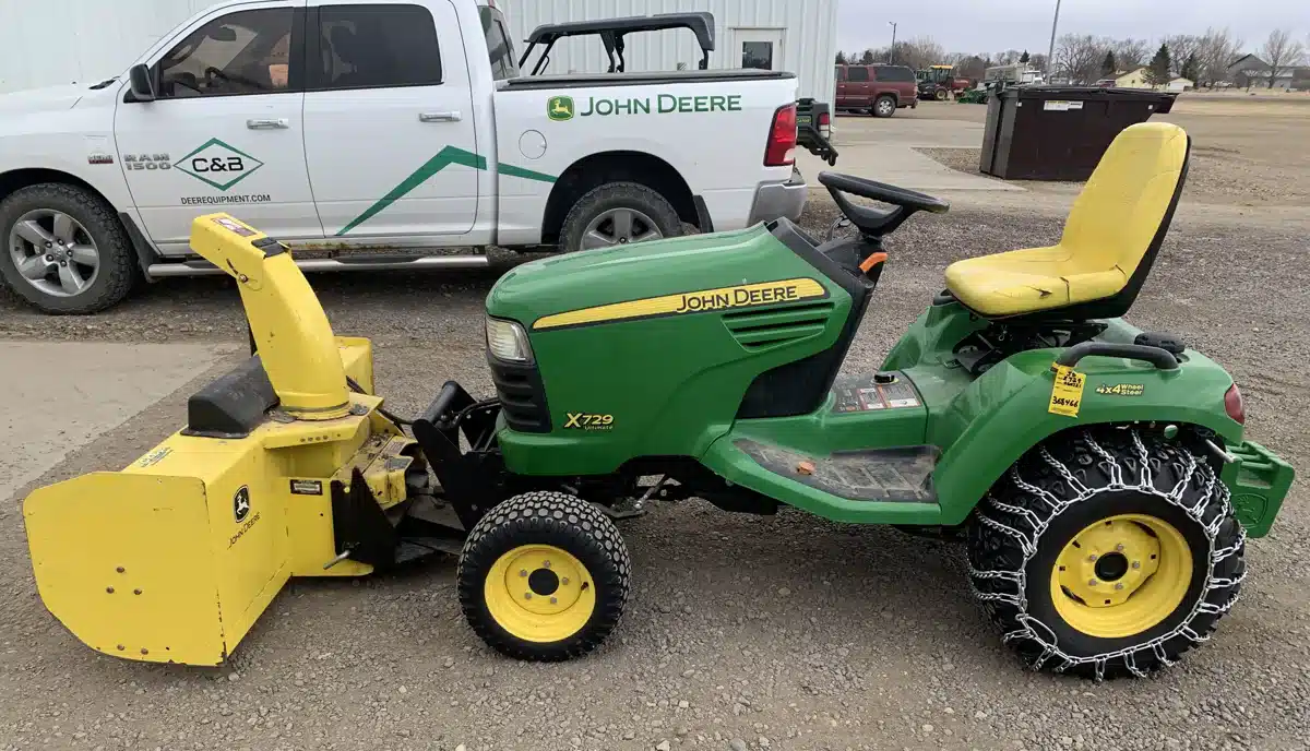 John Deere X729 — view 3