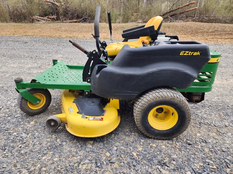 John Deere Z245 — view 3