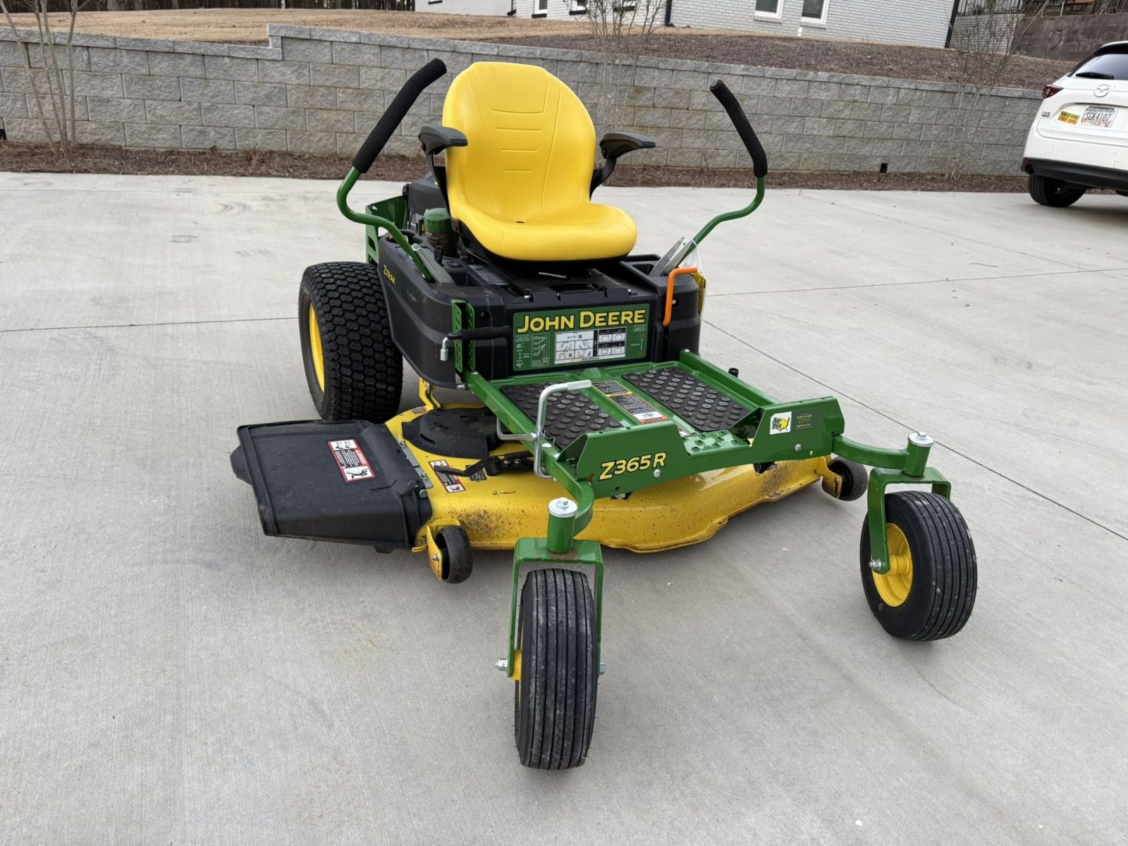 John Deere Z365R Lawn Tractor