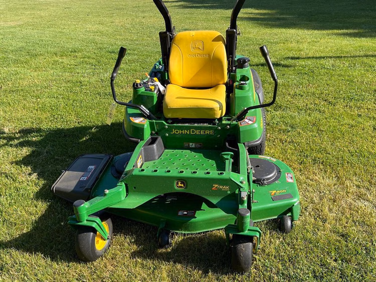 John Deere Z520A Lawn Tractor