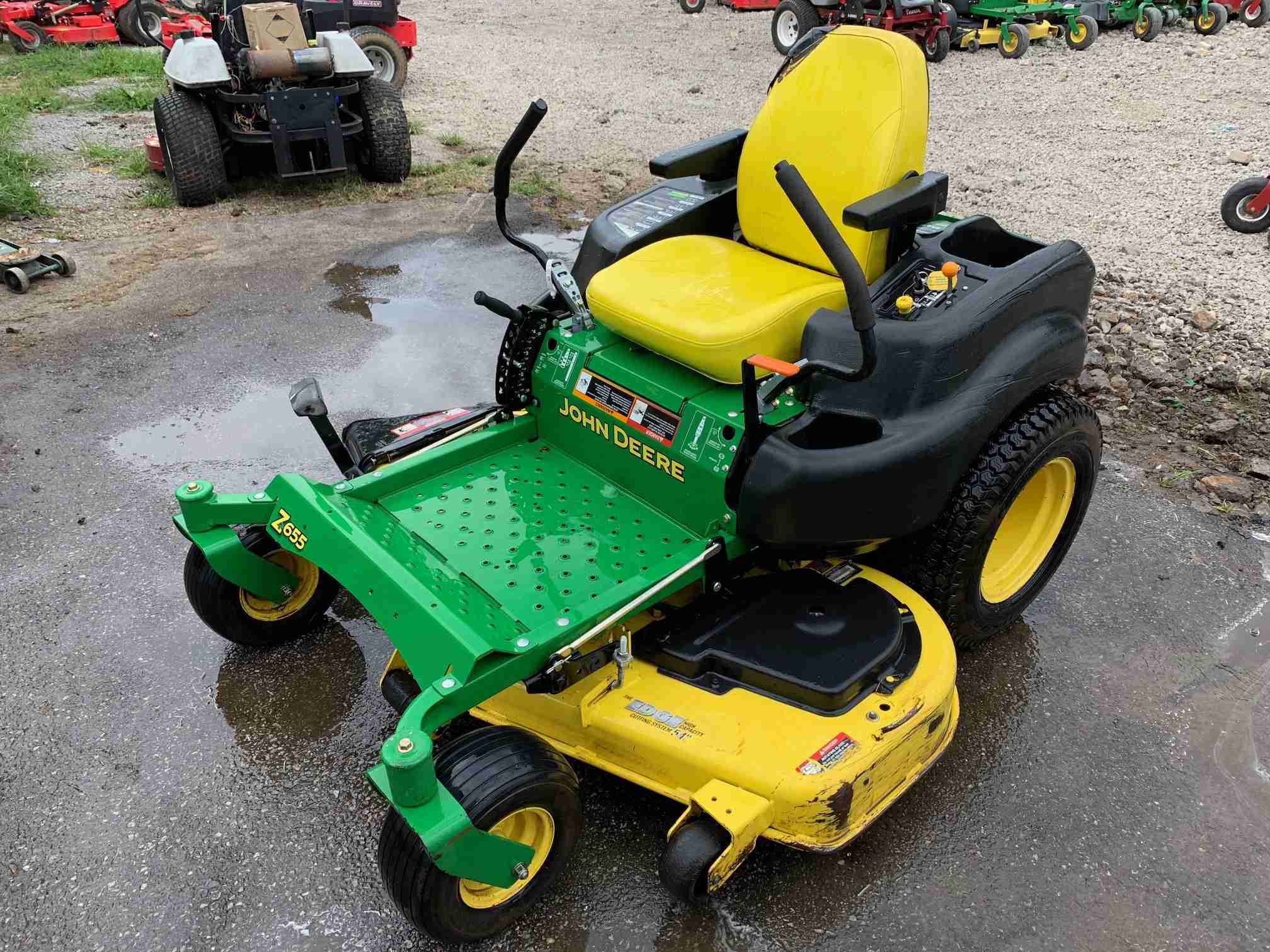 John Deere Z655 Lawn Tractor