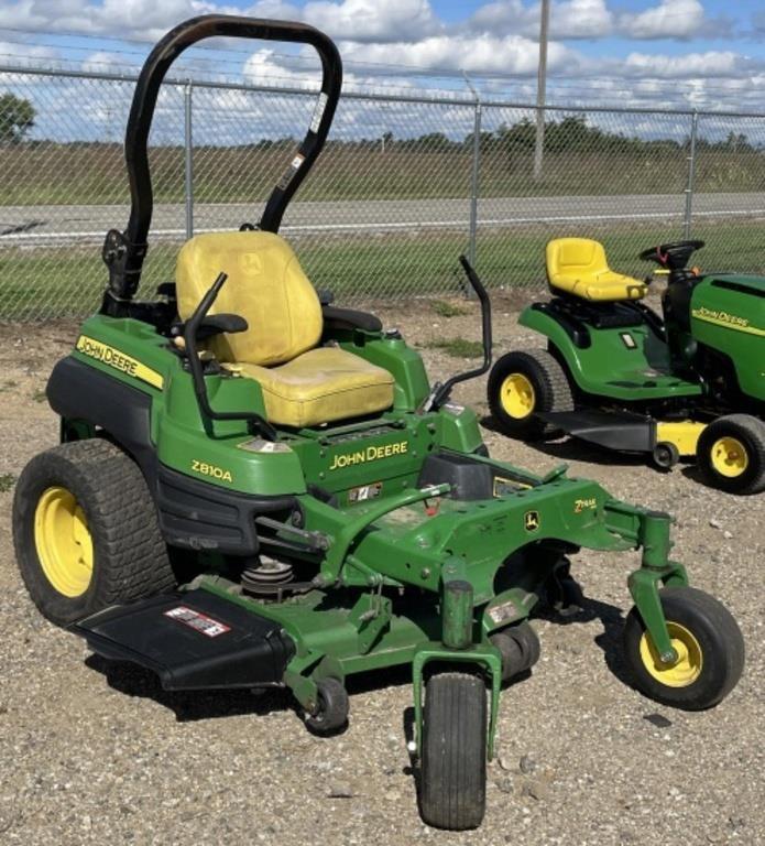 John Deere Z810A — view 3