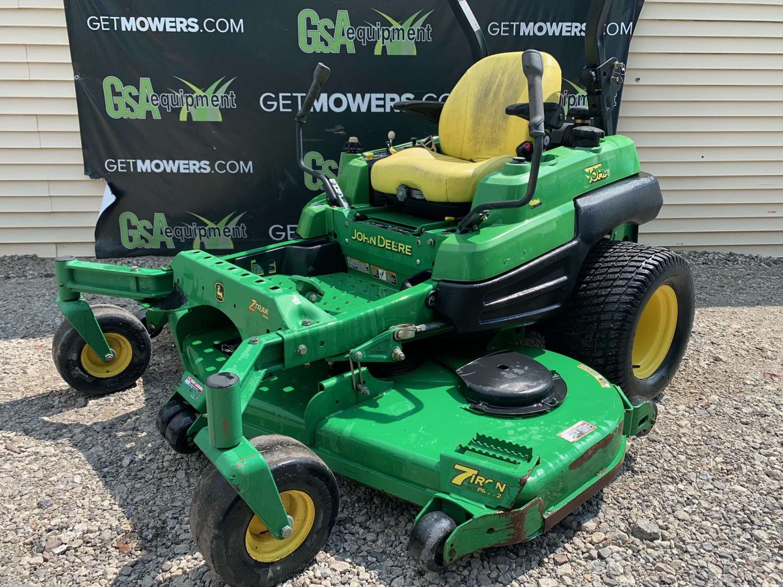 John Deere Z860A Lawn Tractor