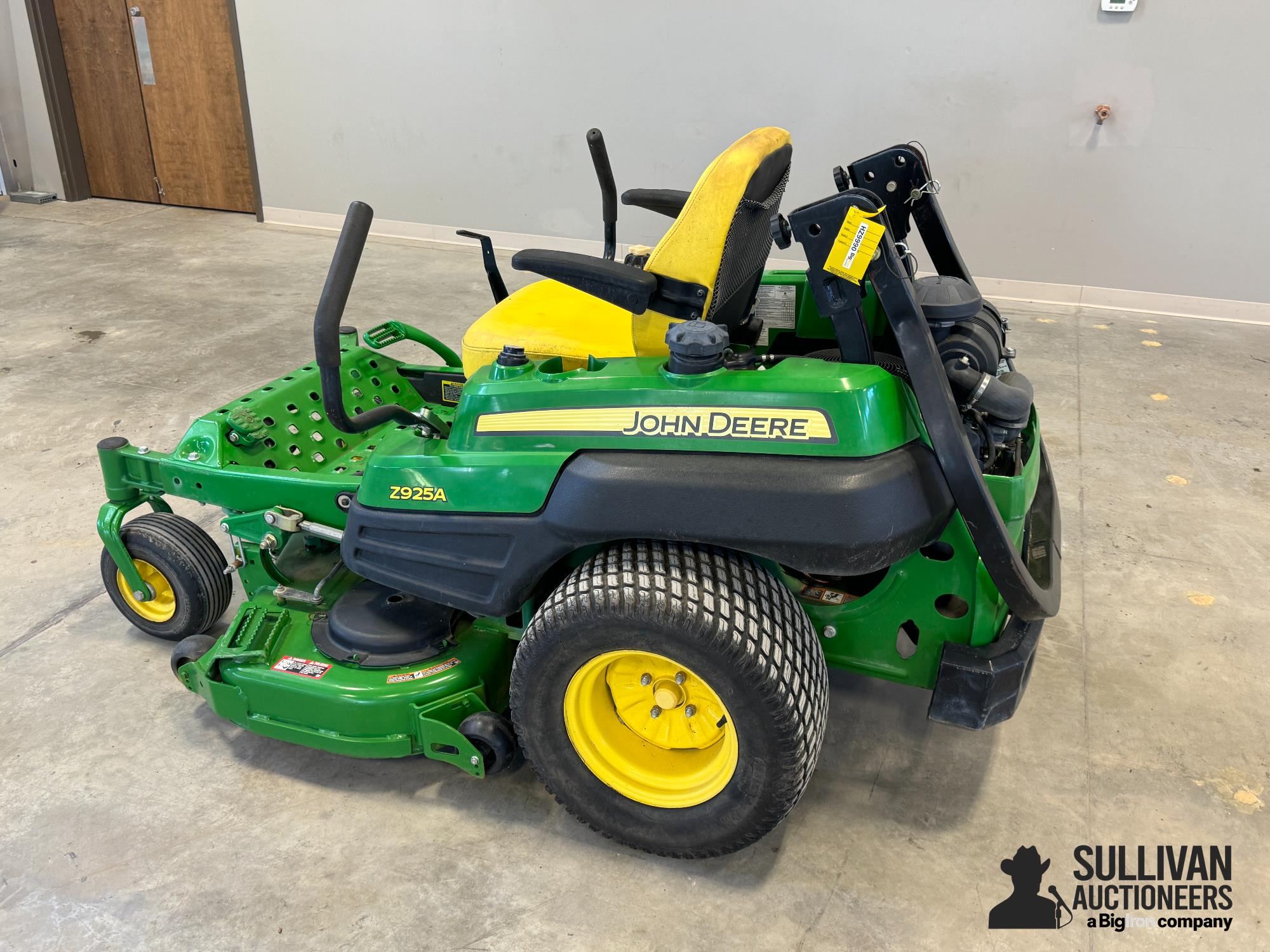 John Deere Z925A — view 3