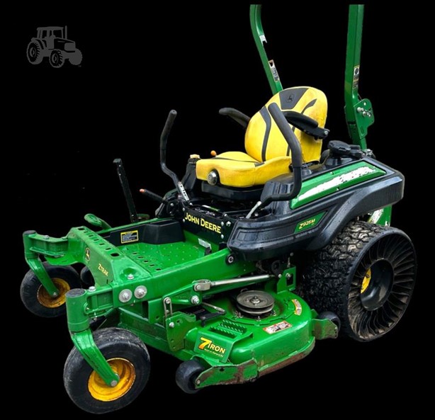 John Deere Z925M Lawn Tractor