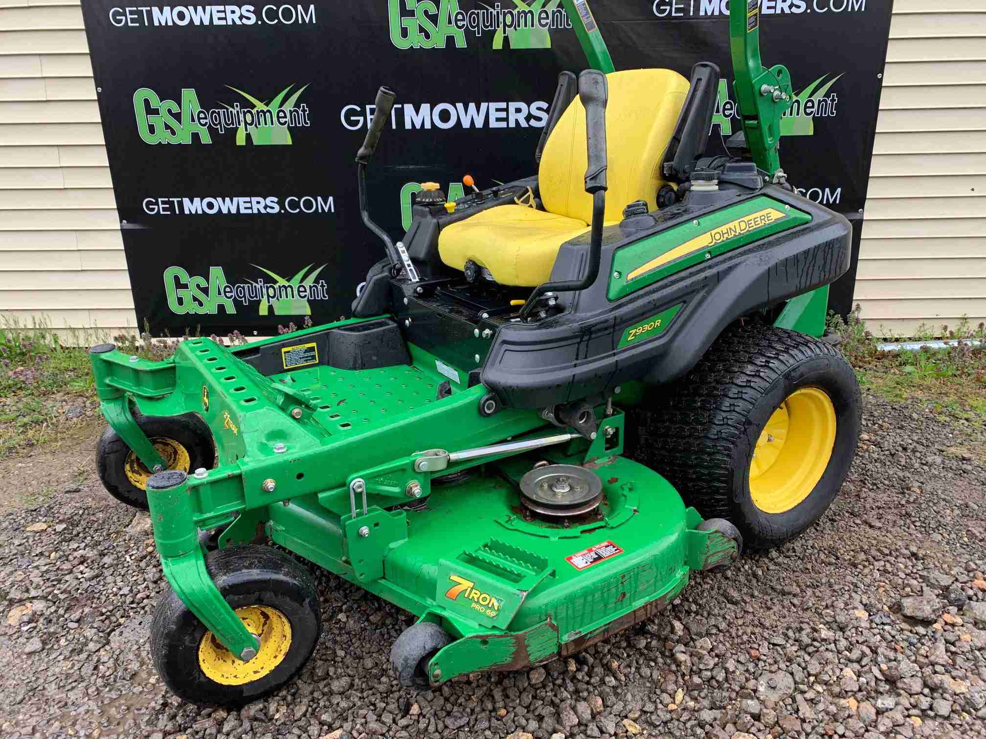 John Deere Z930R Lawn Tractor