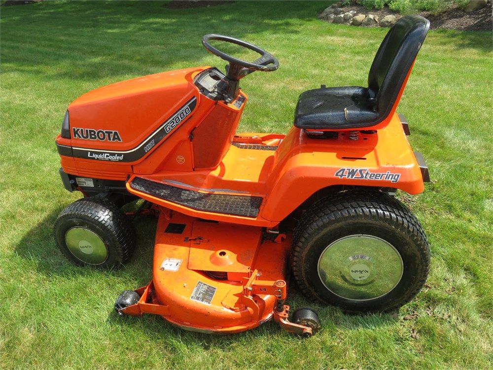 Kubota G2000 Lawn Tractor