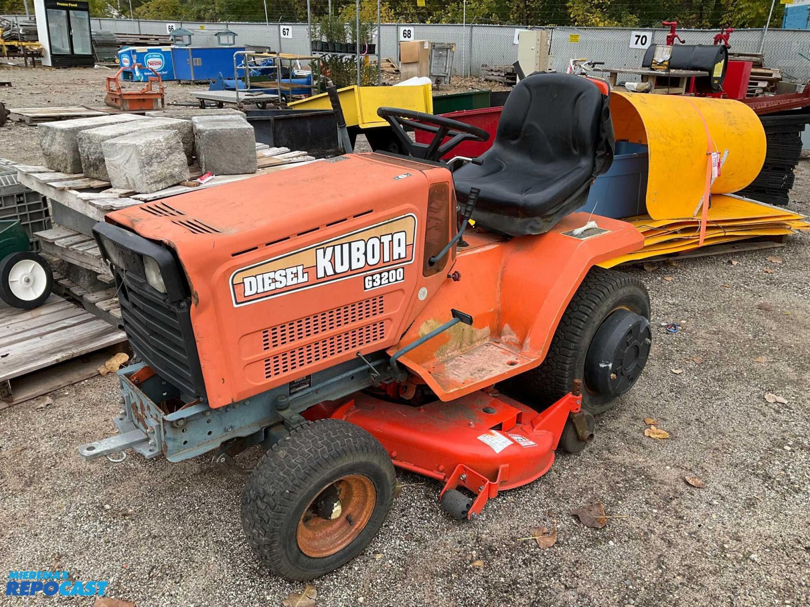 Kubota G3200 Lawn Tractor