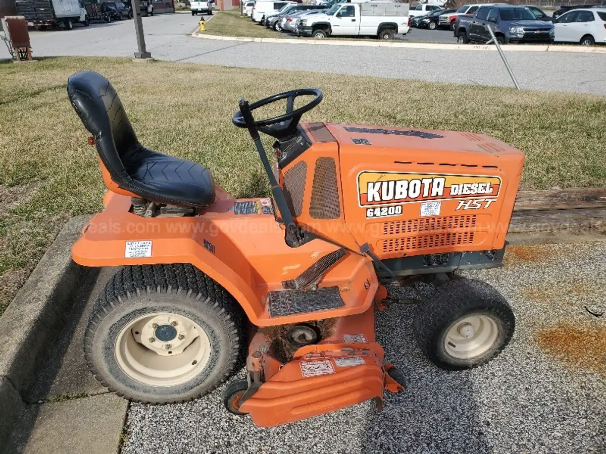 Kubota G4200 Lawn Tractor