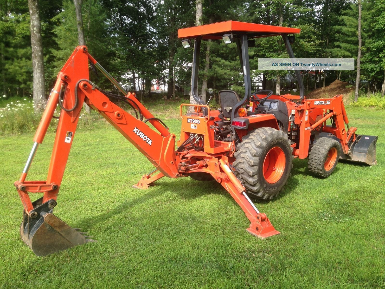 Kubota L35 Backhoe Loader