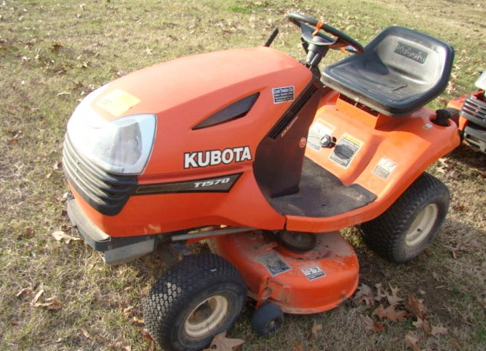 Kubota T1570 Lawn Tractor
