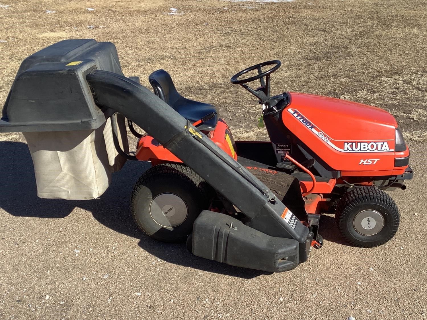 Kubota T1700