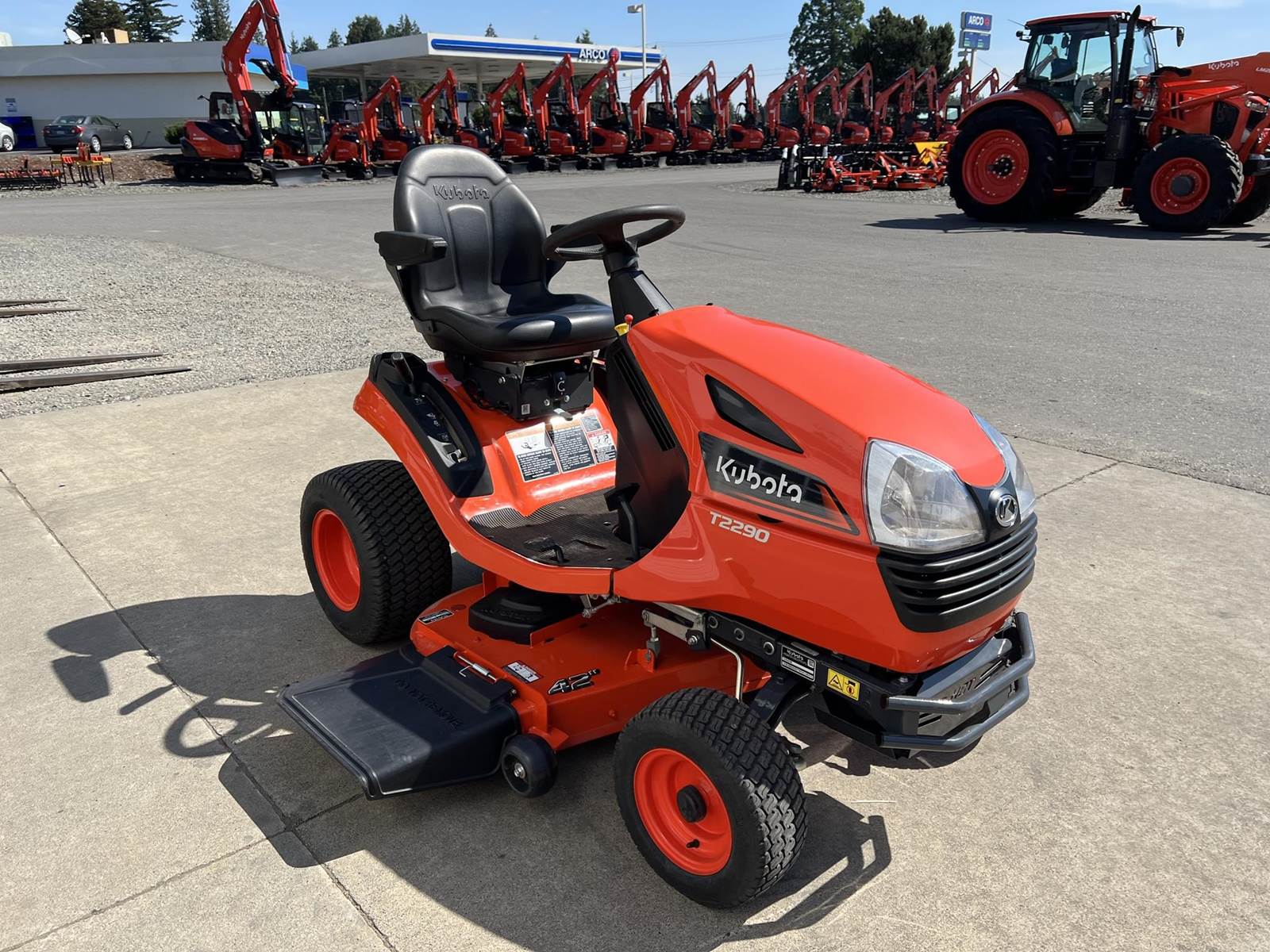 Kubota T2290KW Lawn Tractor