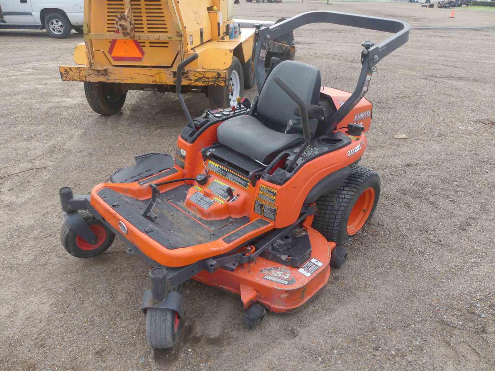 Kubota ZD221 Lawn Tractor