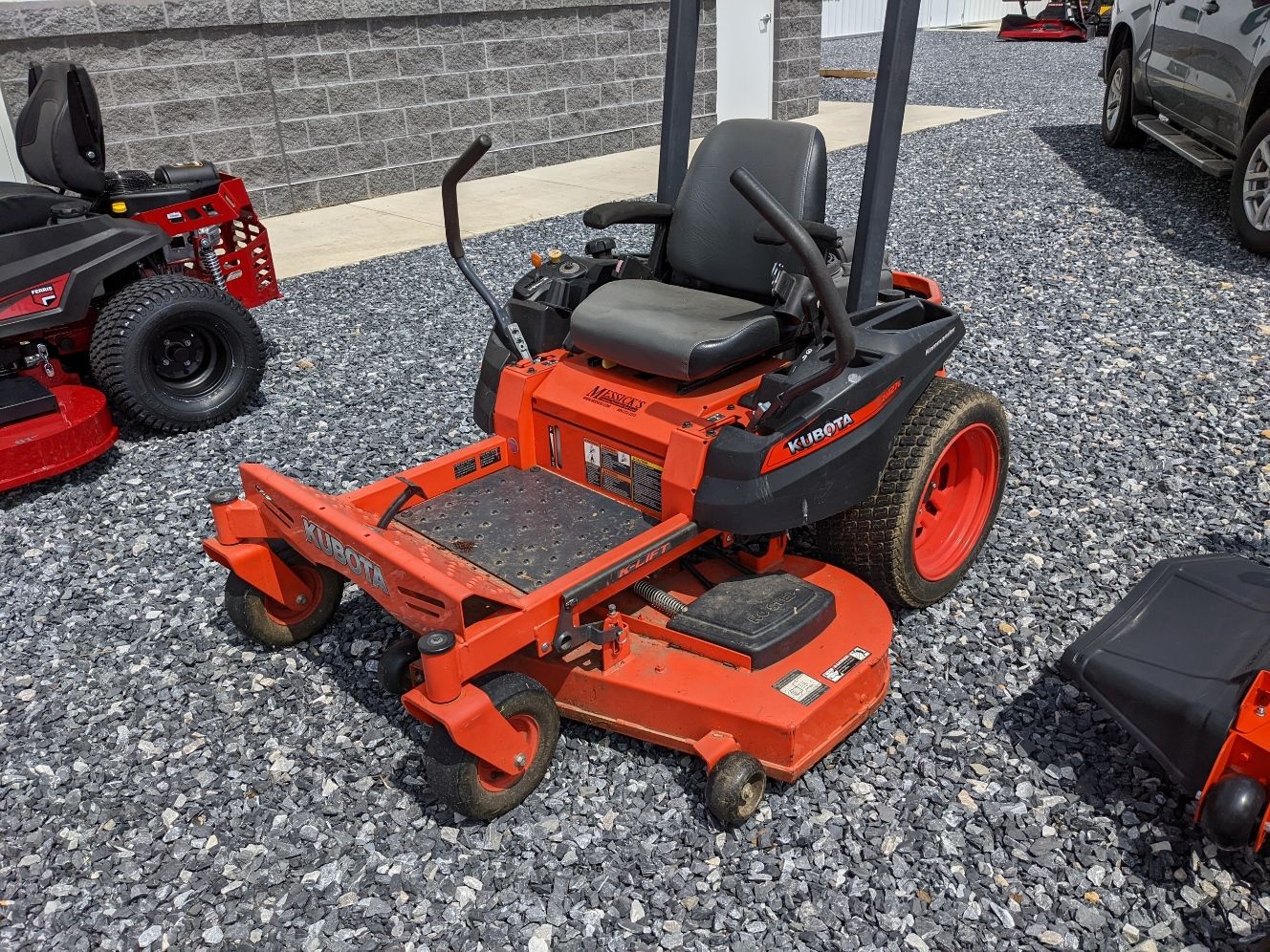 Kubota ZG127E Lawn Tractor