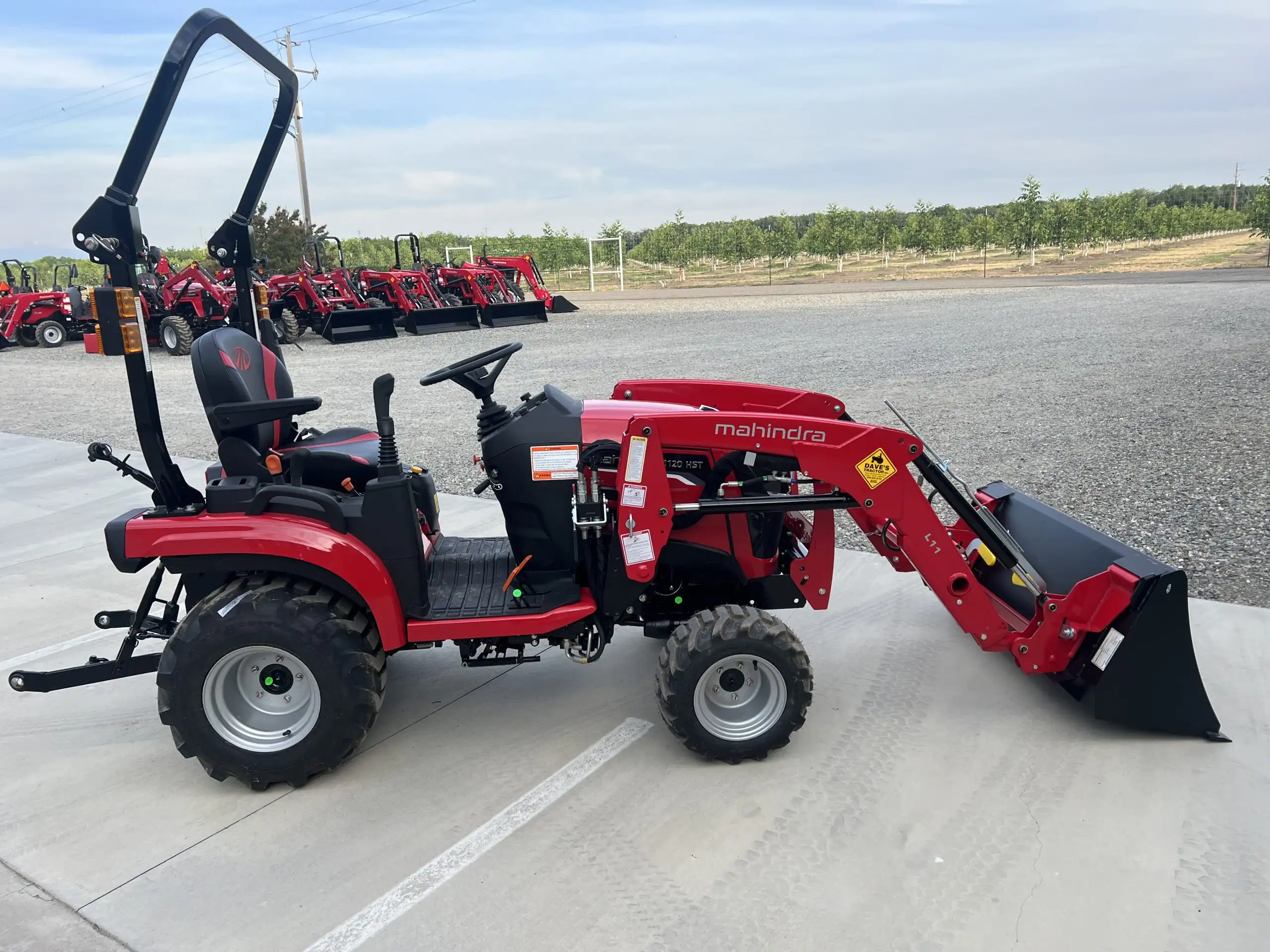 Mahindra 1120 — view 3