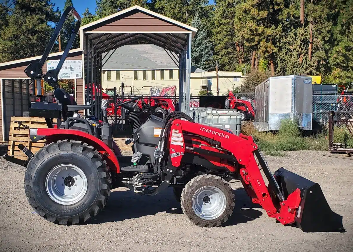 Mahindra 2123 — view 3