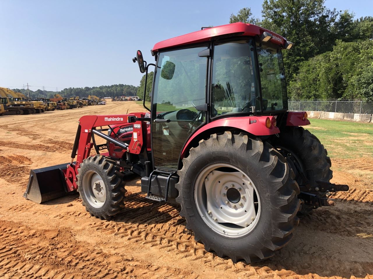 Mahindra 2565 — view 2