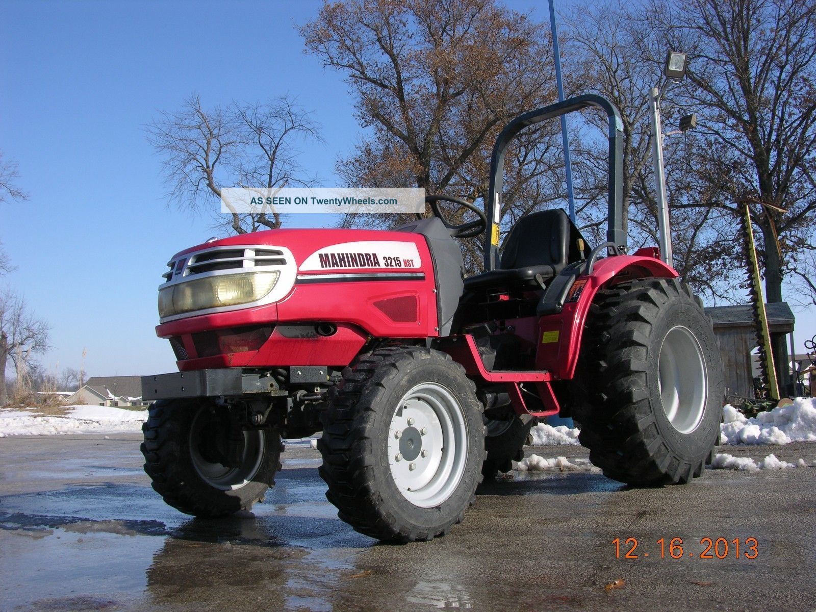 Mahindra 3215 — view 3