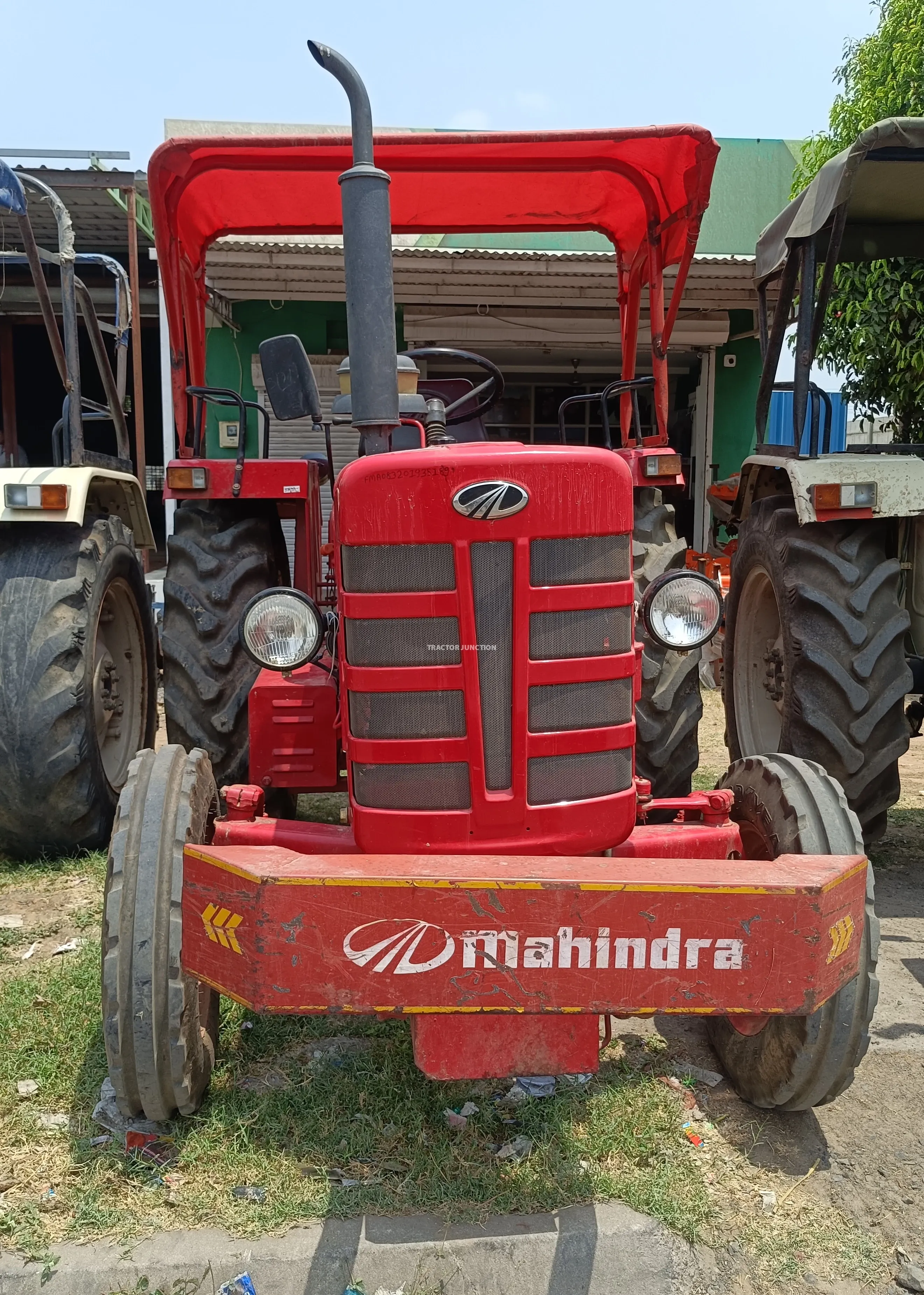 Mahindra Gujarat 453 — view 3