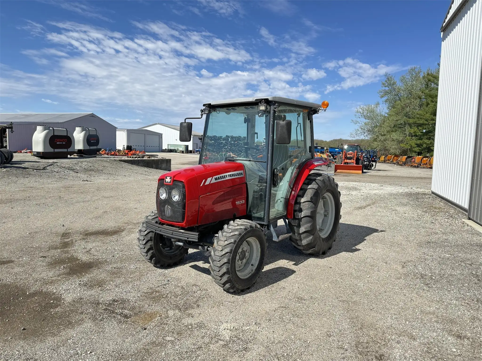Massey Ferguson 1533 — view 2