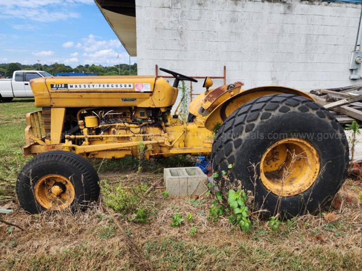 Massey Ferguson 2135