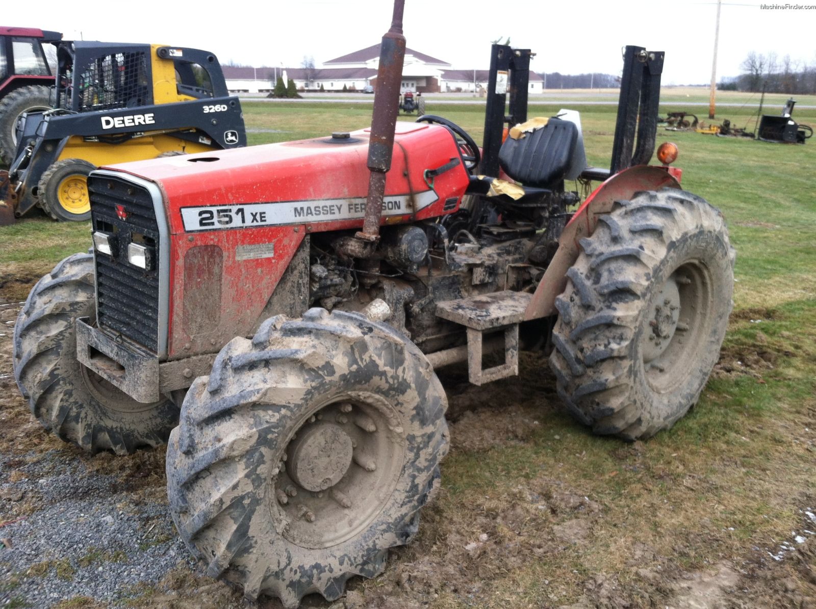Massey Ferguson 2512G
