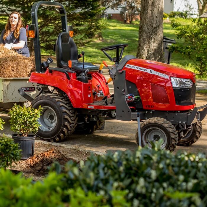 Massey Ferguson 2517H Lawn Tractor