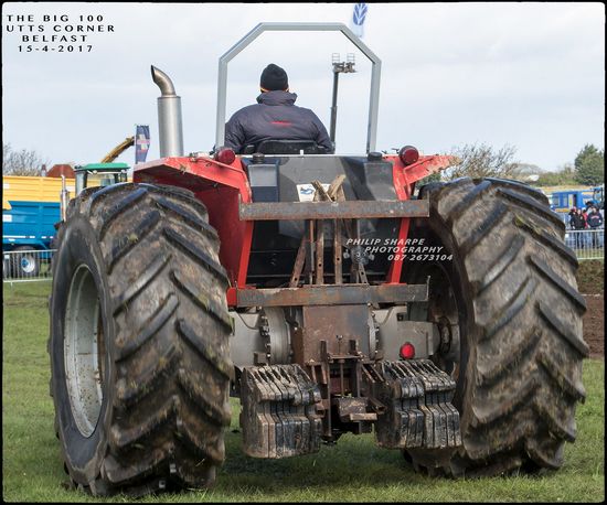 Massey Ferguson 2518H Lawn Tractor