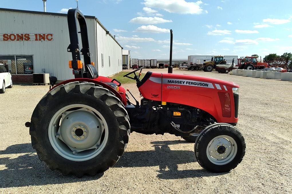 Massey Ferguson 2605 — view 3