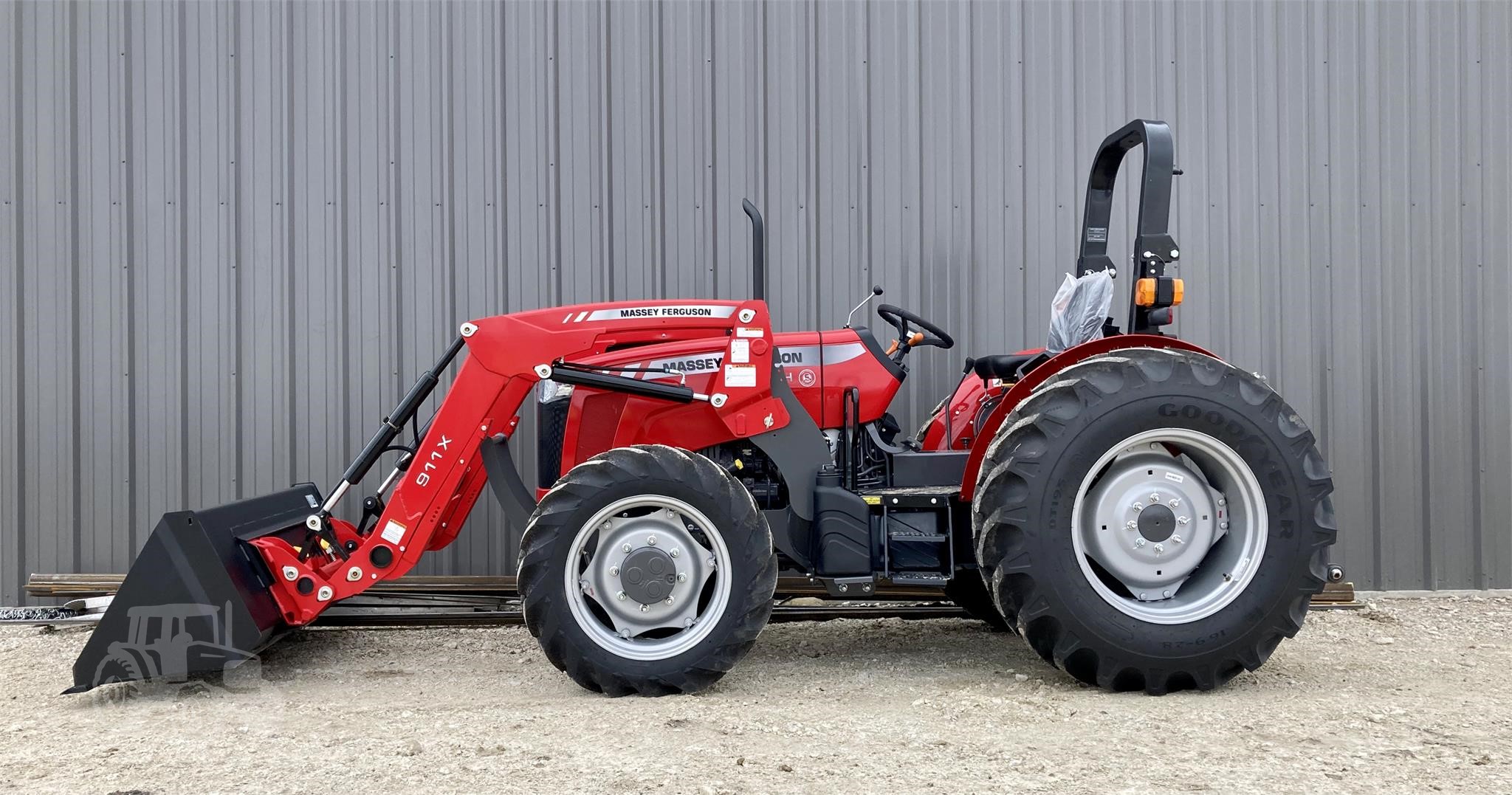 Massey Ferguson 2607H — view 3