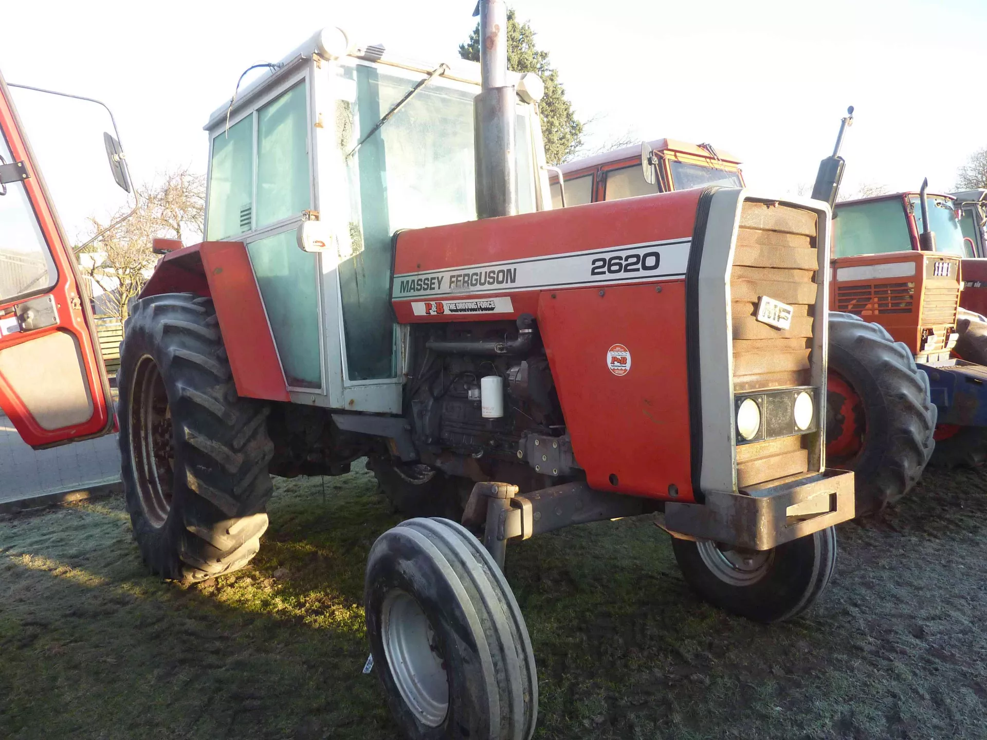 Massey Ferguson 2620 — view 3