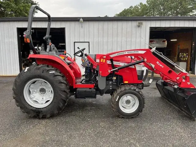Massey Ferguson 2724H Lawn Tractor