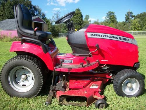 Massey Ferguson 2823 Lawn Tractor