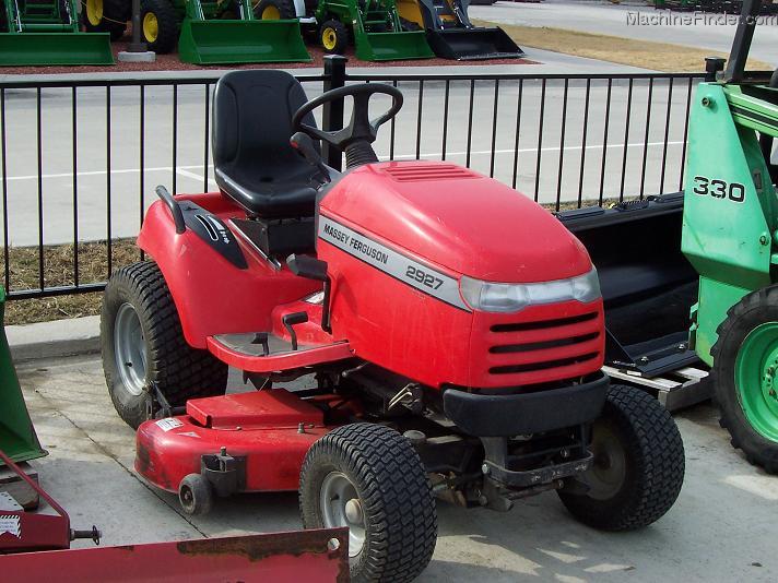 Massey Ferguson 2927LC Lawn Tractor