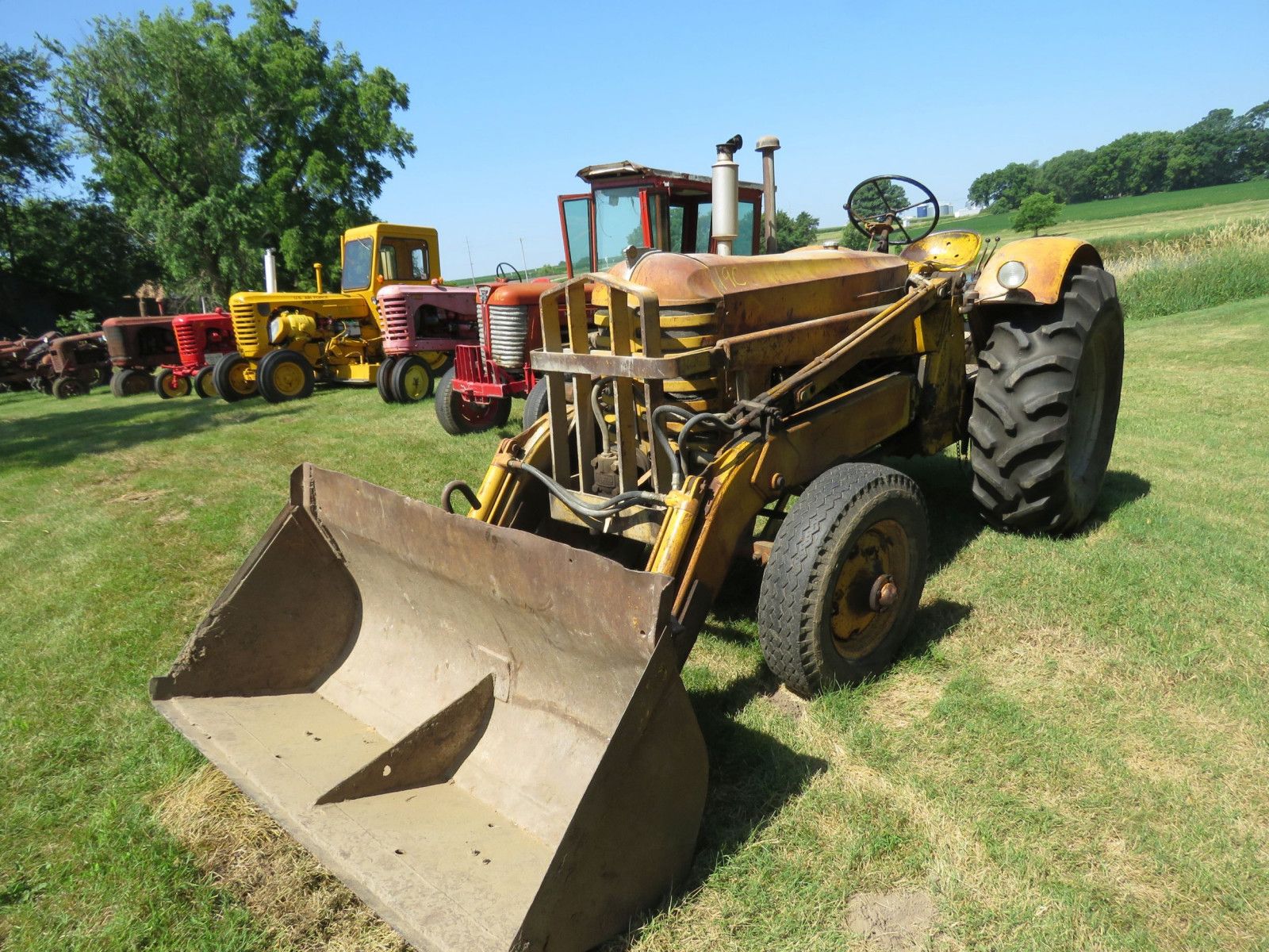 Massey Ferguson 404 Work Bull Industrial Tractor