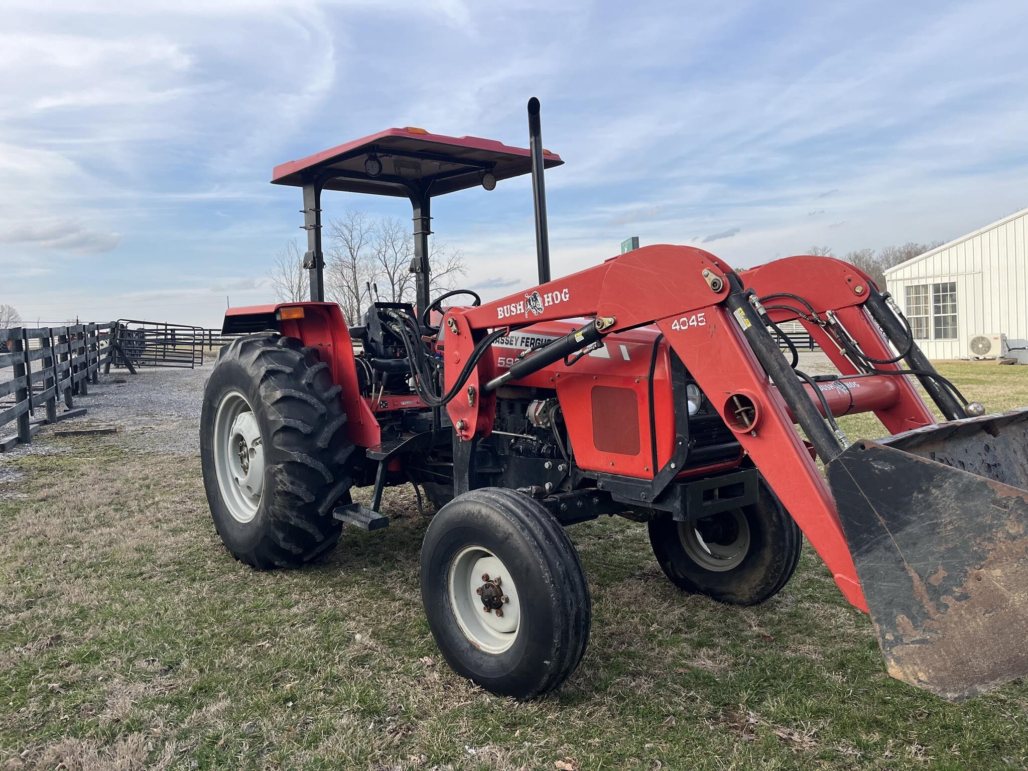 Massey Ferguson 593 — view 3