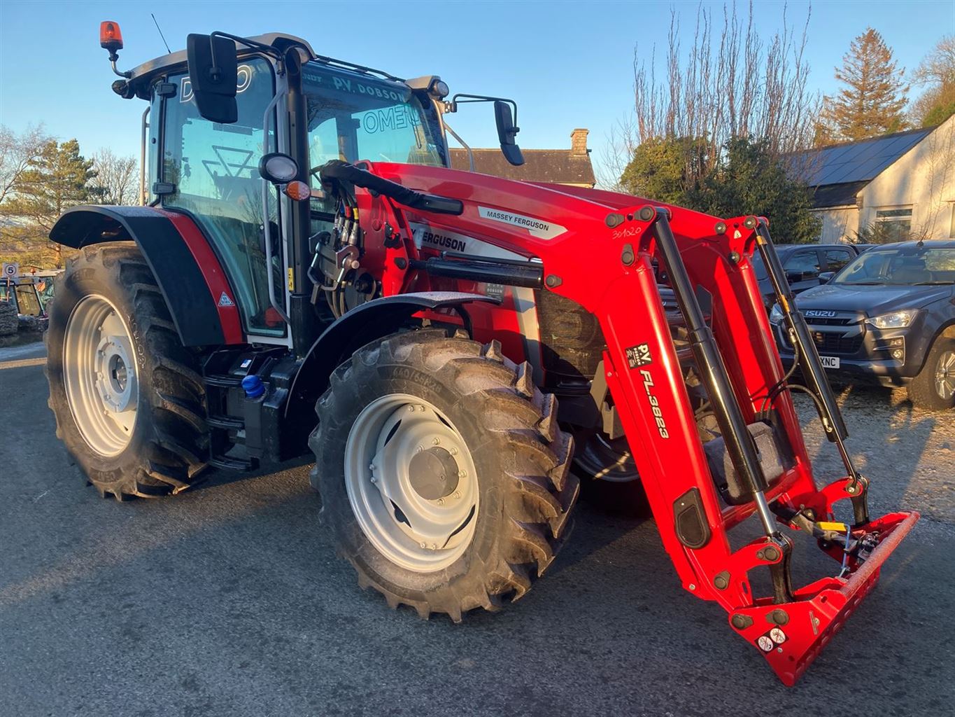 Massey Ferguson 5M.125 — view 2