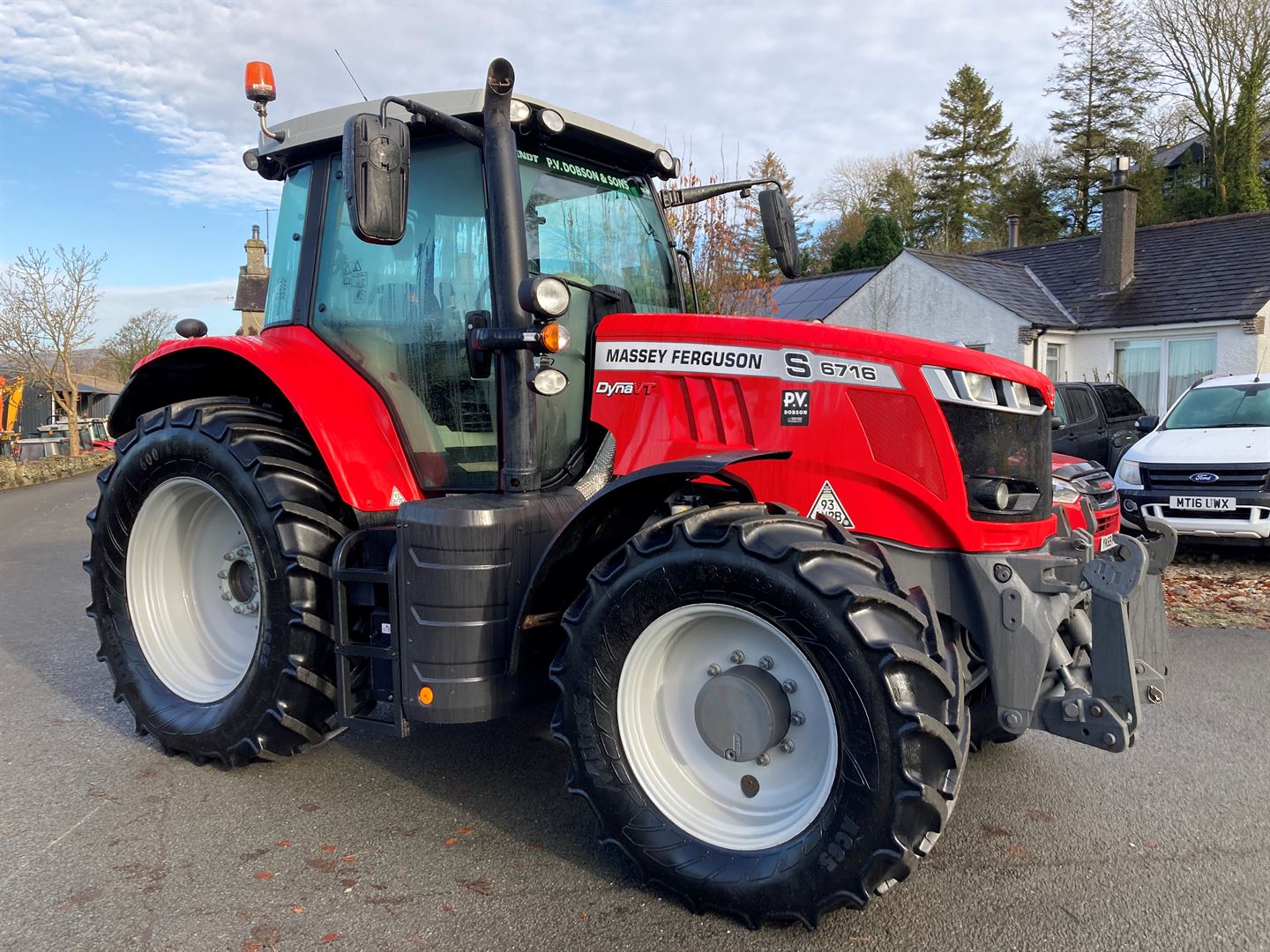 Massey Ferguson 6716S — view 2
