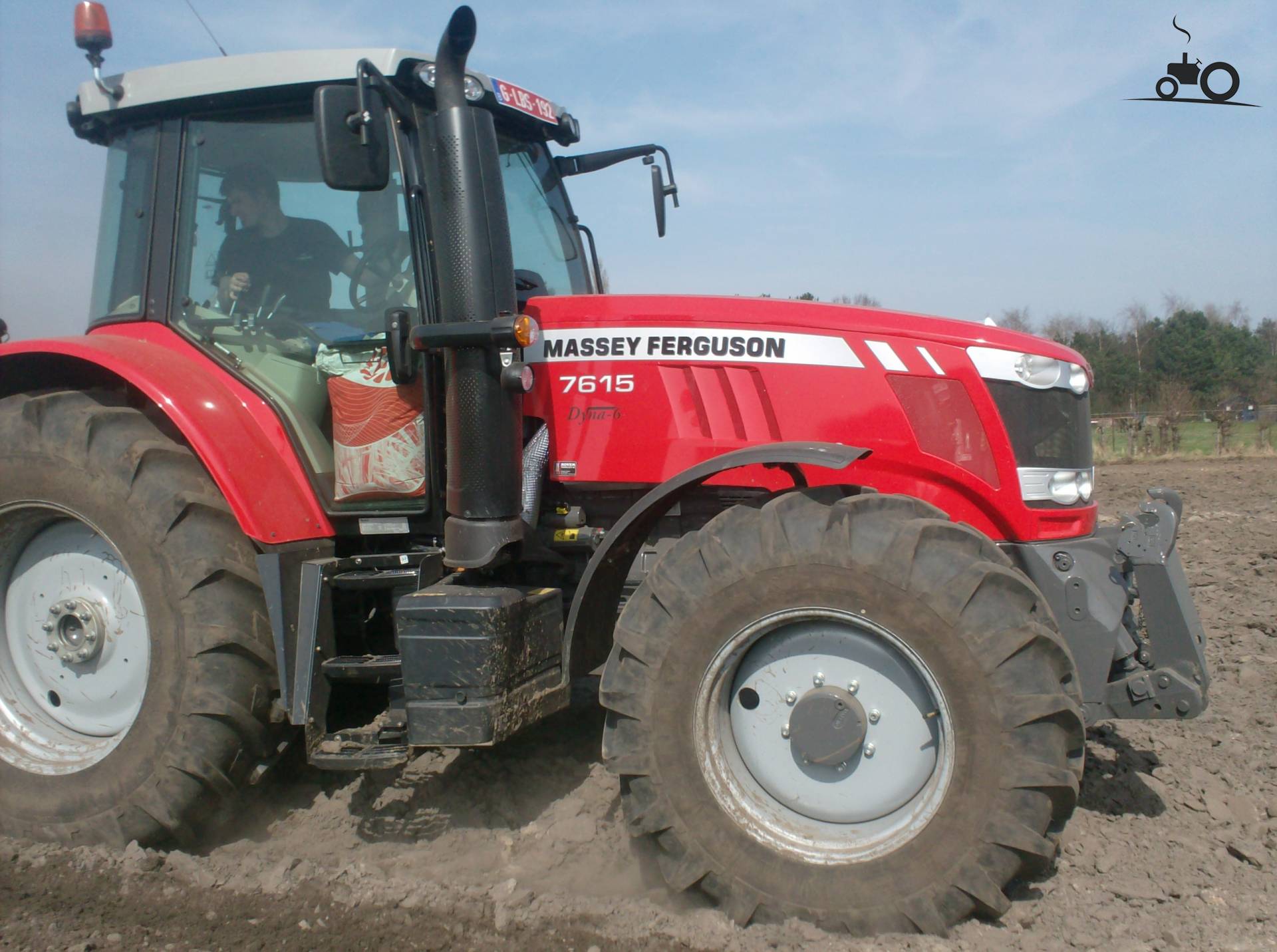 Massey Ferguson 7615 — view 2