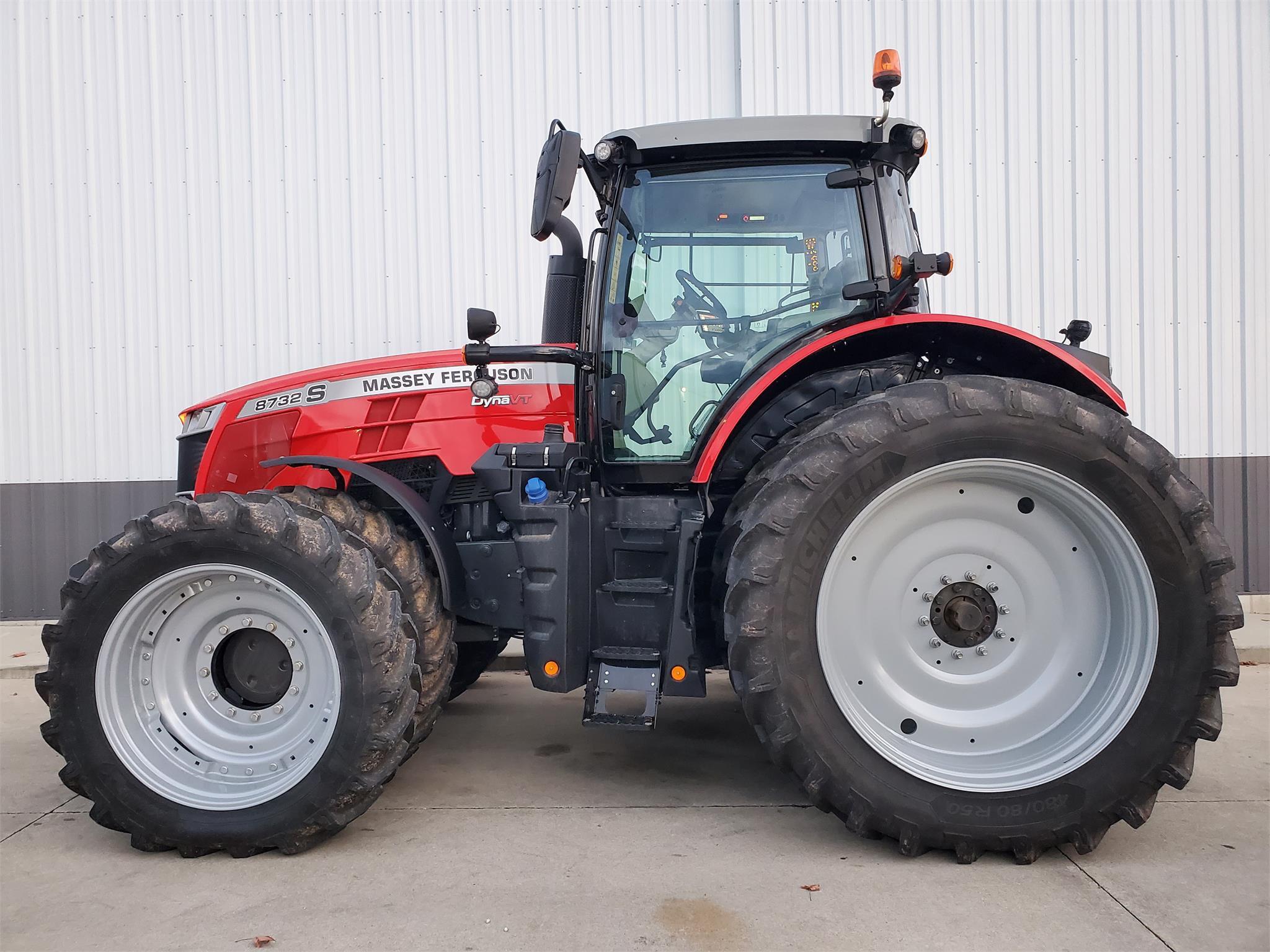 Massey Ferguson 8732S — view 2