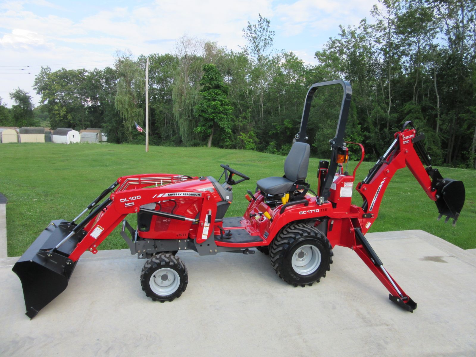 Massey Ferguson GC1710 Backhoe Loader