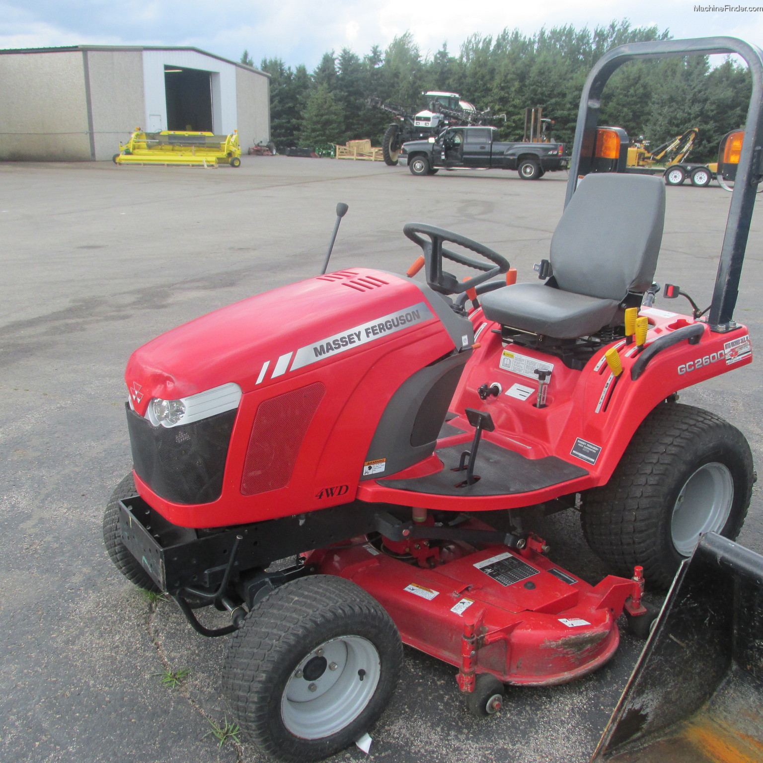 Massey Ferguson GC2600 — view 2