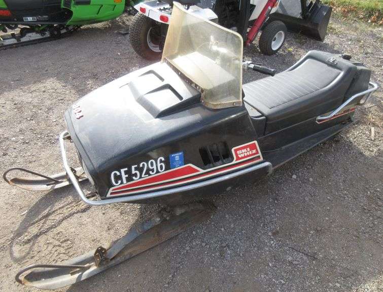 Massey Ferguson Ski Whiz 304 Snowmobile