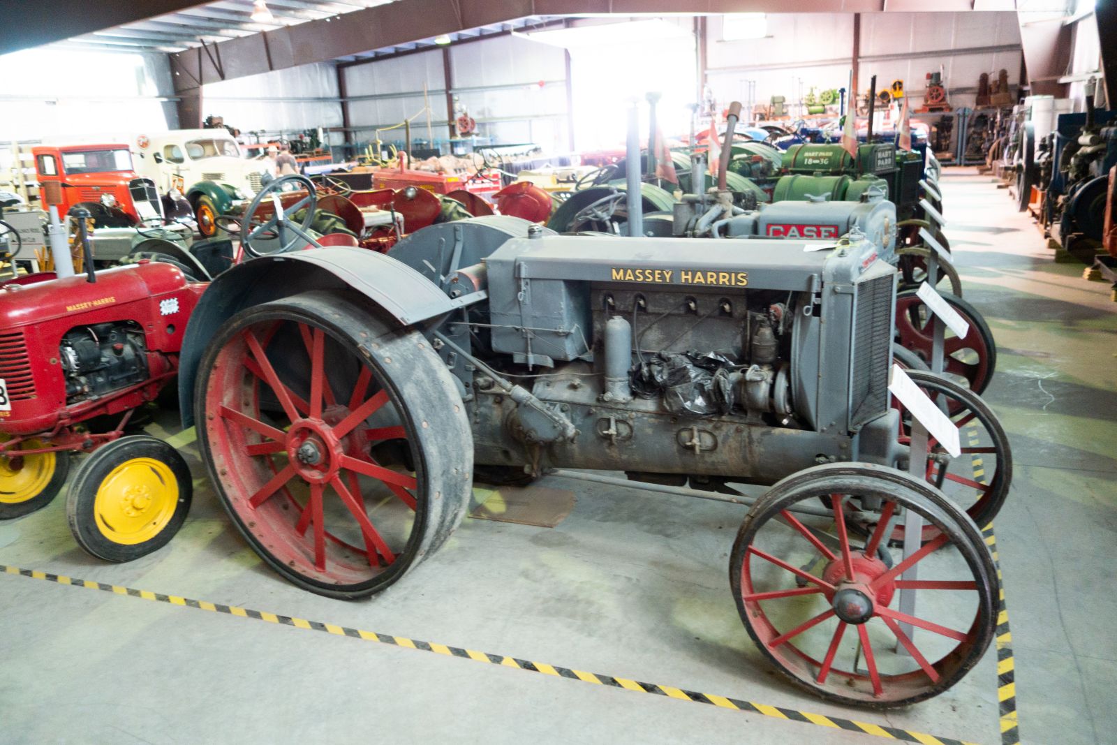 Massey-Harris 25