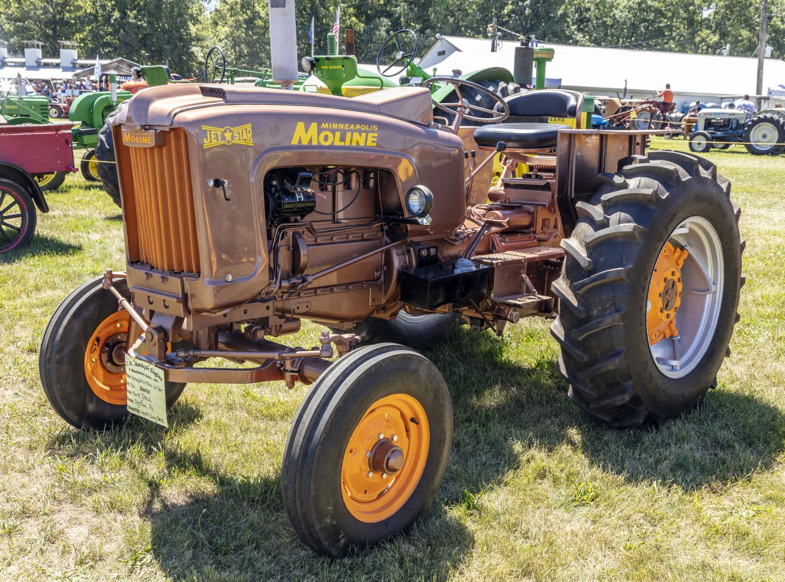 Minneapolis-Moline Jet Star 3 Industrial Tractor