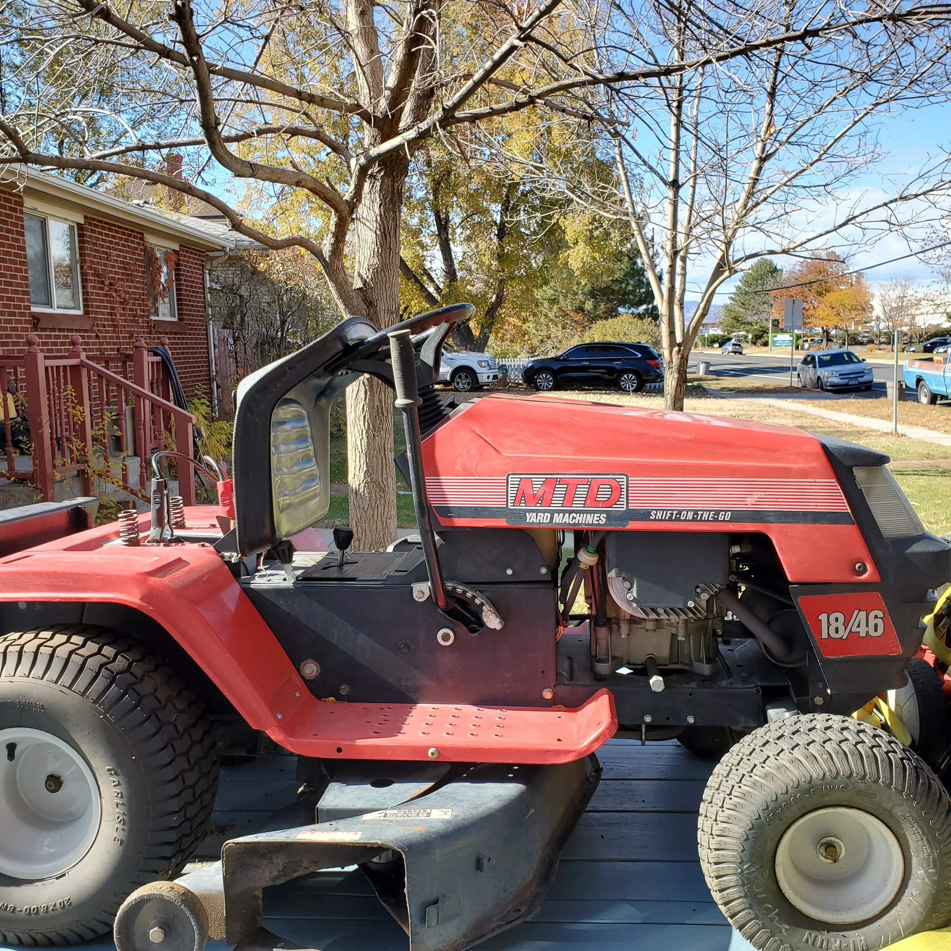 MTD 800 Lawn Tractor