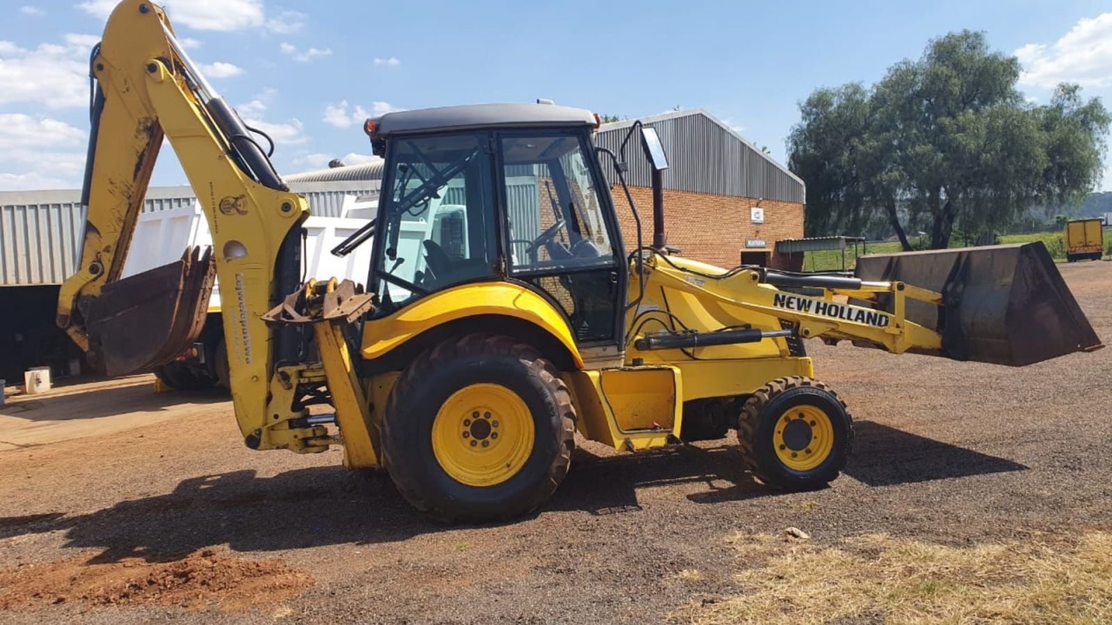 New Holland B90B Backhoe Loader